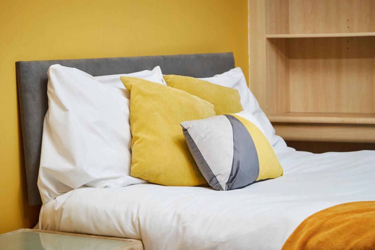 Stylish Manchester Gem - Sleeps 10! المظهر الخارجي الصورة